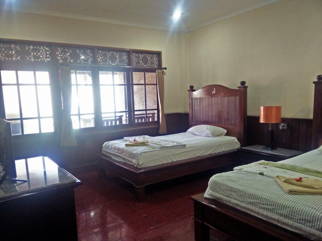 Puri Rai Hotel Padangbai  Eksteriør billede